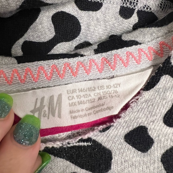 H&M Animal print black & gray hoodie, Girl’s 10/12 - Picture 3 of 4